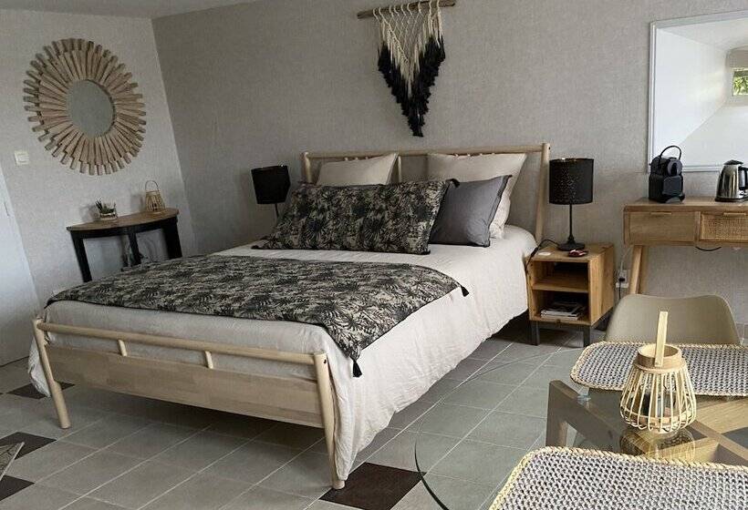 Студия Deluxe, Château Papounan