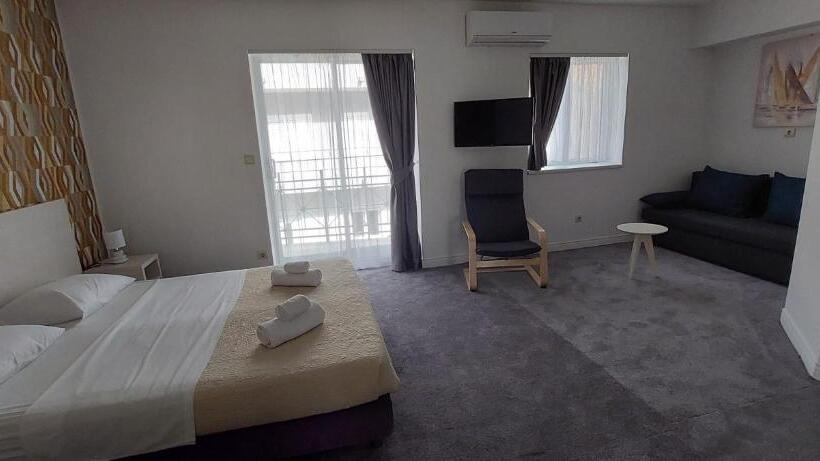 Семейный Номер, Aqua   Guest Rooms & Suites Kaštela