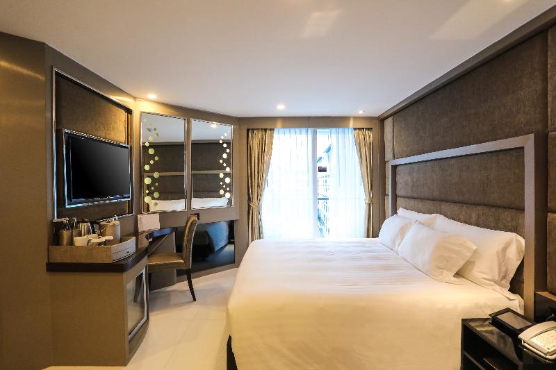 Номер Deluxe Вид на Бассейн, Azure Hotel Pattaya