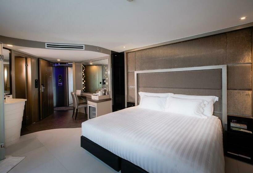 스탠다드 룸 킹사이즈 침대, Azure Hotel Pattaya