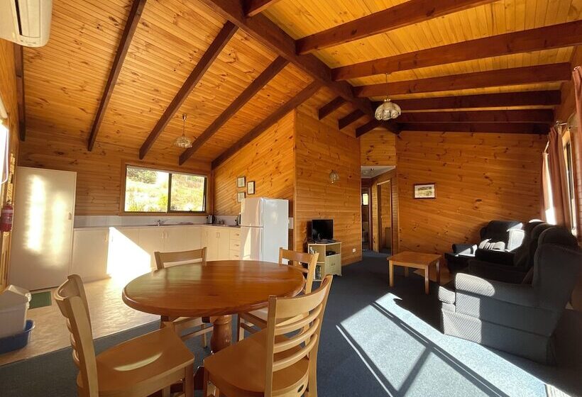 ２ベッドルームハウス, Silver Ridge Retreat