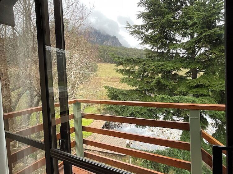 マウンテンビューのワンルーム, Silver Ridge Retreat