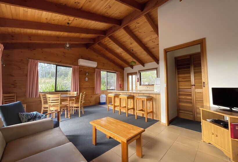 ２ベッドルームハウス, Silver Ridge Retreat