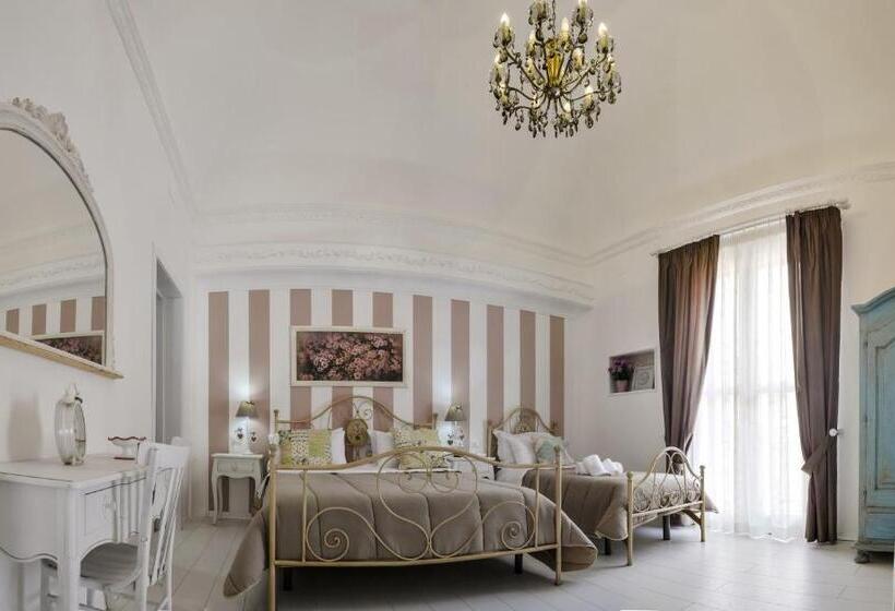 Трехместный Номер Стандарт с Балконом, Tam Vacanze B&b