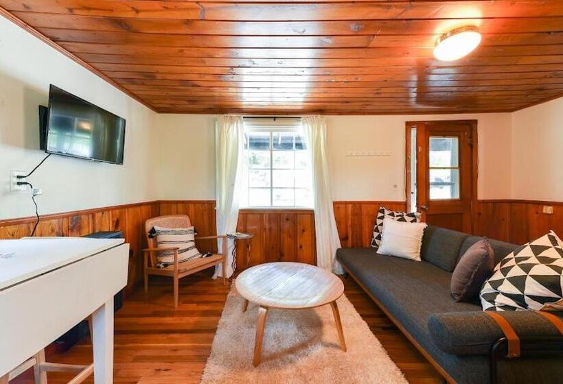 Дом 1 Спальня, Corduroy Boutique Lodge