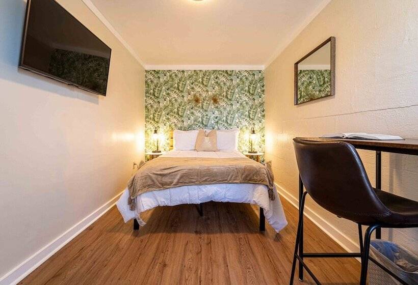 스탠다드 스튜디오, Bahama Breeze Suites
