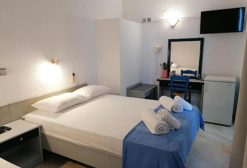 Economy Triple Room, Pieria Mare