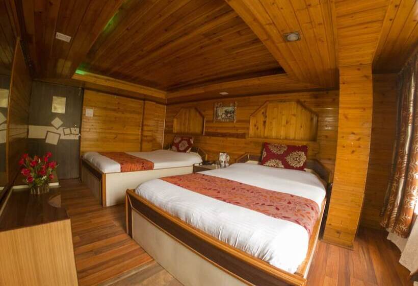 Четырехместный Номер Deluxe, Goroomgo Broadway Mall Road Darjeeling