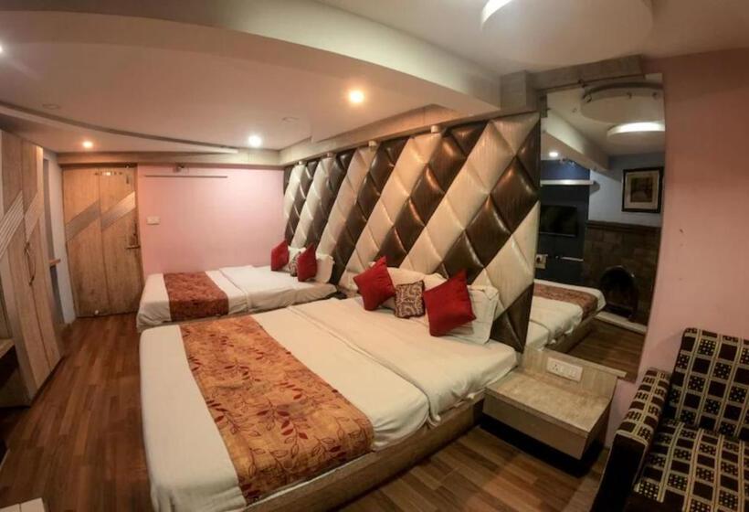 Четырехместный Номер Deluxe, Goroomgo Broadway Mall Road Darjeeling