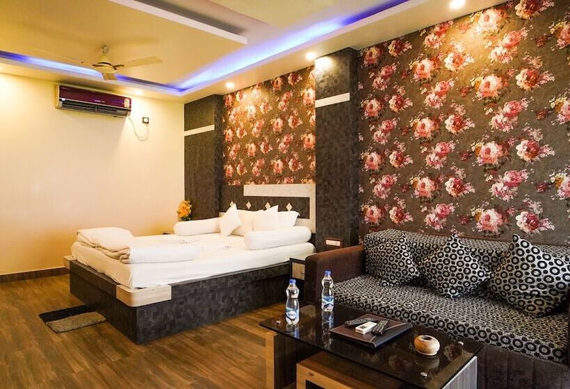 Номер Deluxe, Royal Gitanjali Resorts And Spa