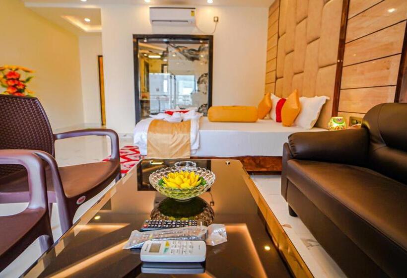 Номер Deluxe, Royal Gitanjali Resorts And Spa
