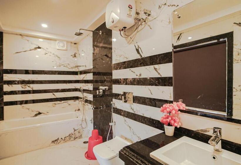 Номер Deluxe Кровать Кинг, Royal Gitanjali Resorts And Spa