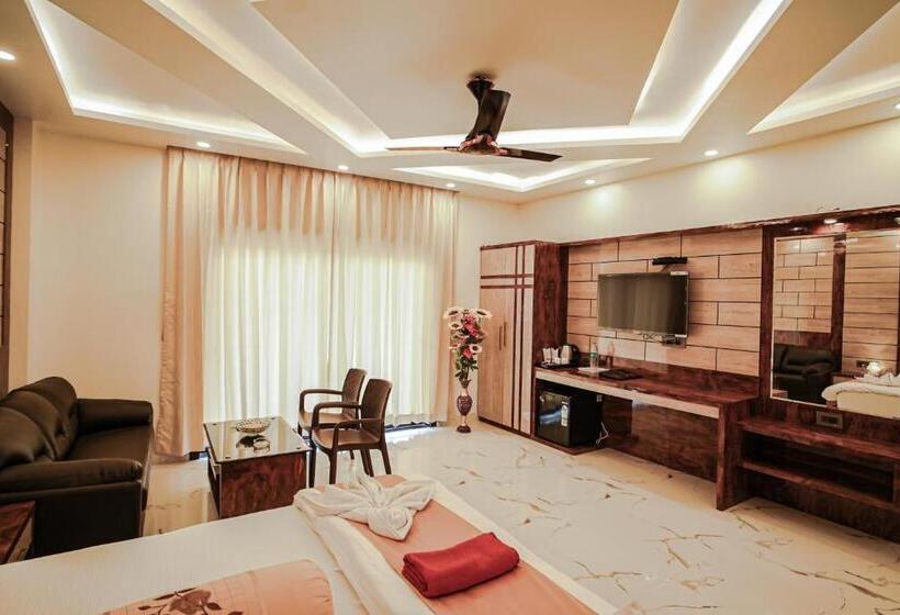 Номер Deluxe, Royal Gitanjali Resorts And Spa