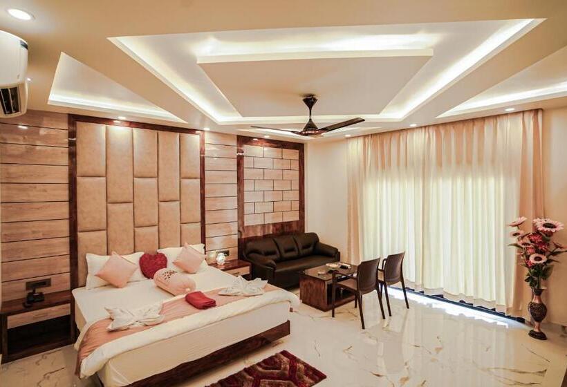 Номер Deluxe, Royal Gitanjali Resorts And Spa