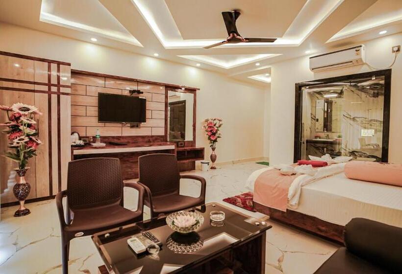 Номер Deluxe, Royal Gitanjali Resorts And Spa