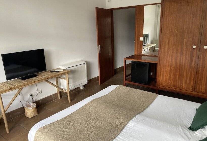 Номер Стандарт Вид на Реку, Alamal River Club