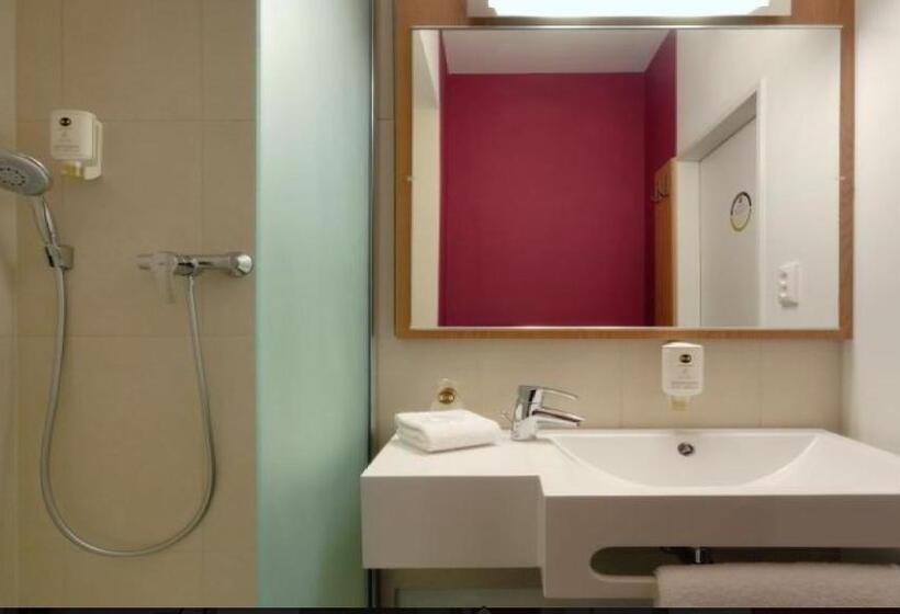 Номер Стандарт Адаптированный для Инвалидов, B&b Hotel Paris Romainville Noisy Le Sec