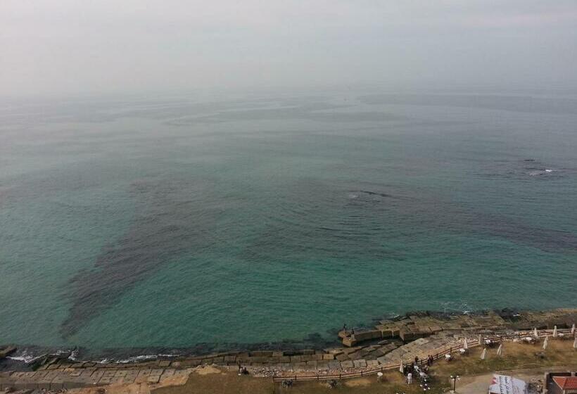 اتاق لوکس با چشم‌انداز دریا, Royal Crown Hotel عائلات فقط