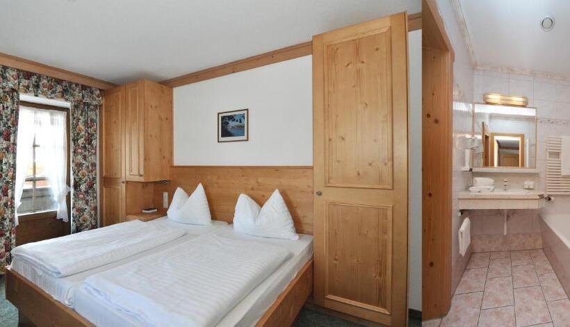اتاق استاندارد یک تخته با بالکن, Kaiserhotel Neuwirt