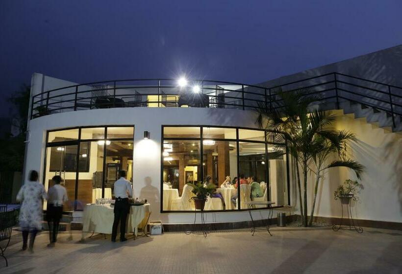 اتاق لوکس, Club De Novo