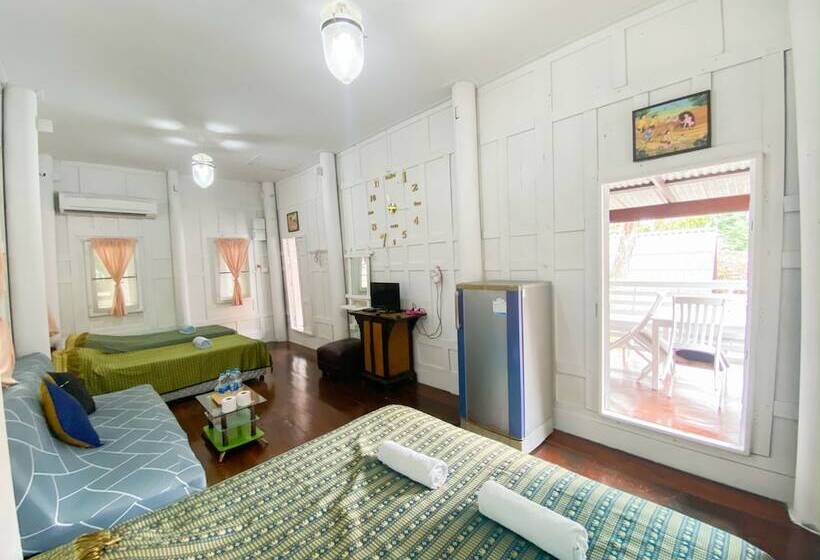 Семейный Номер, Banthaisangthain Resort