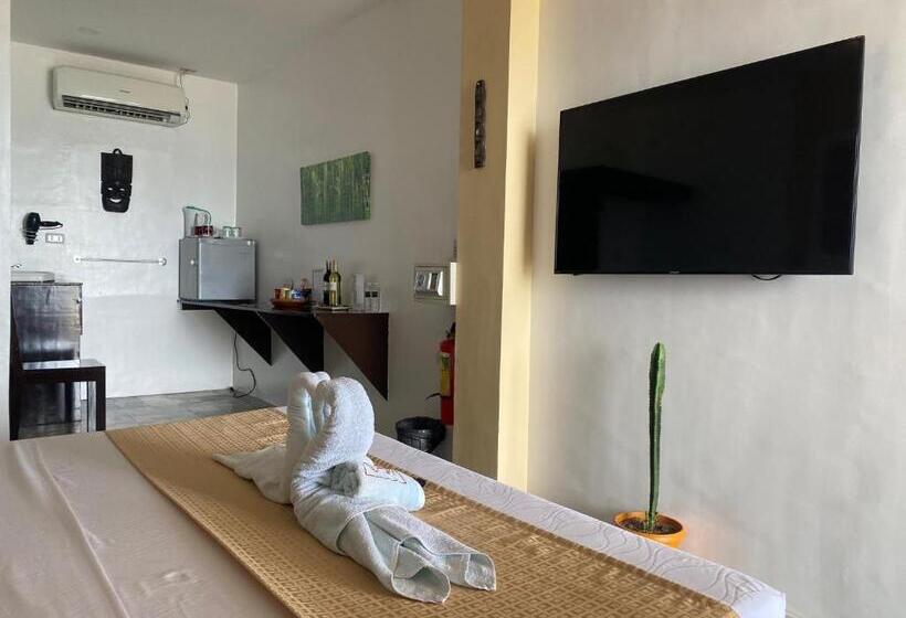 Номер Deluxe Вид на Море, Papa Freds Beach Resort