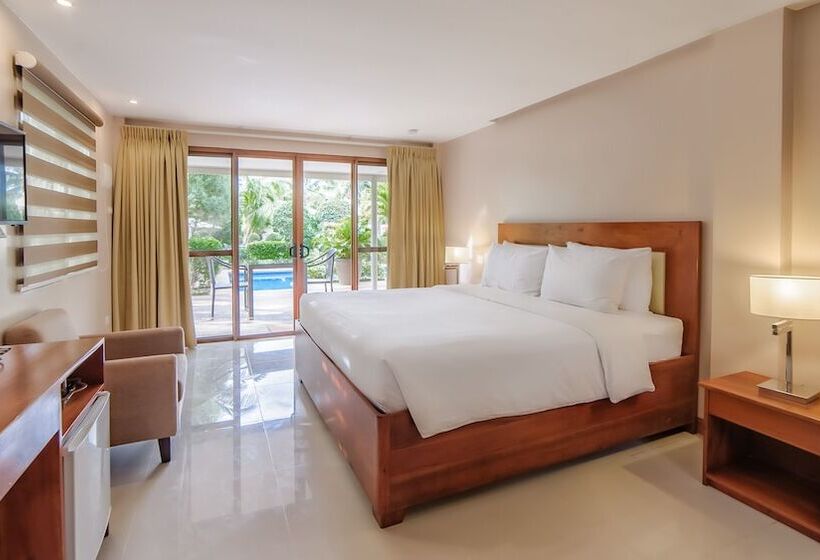 디럭스 룸, Golden Palm Resort