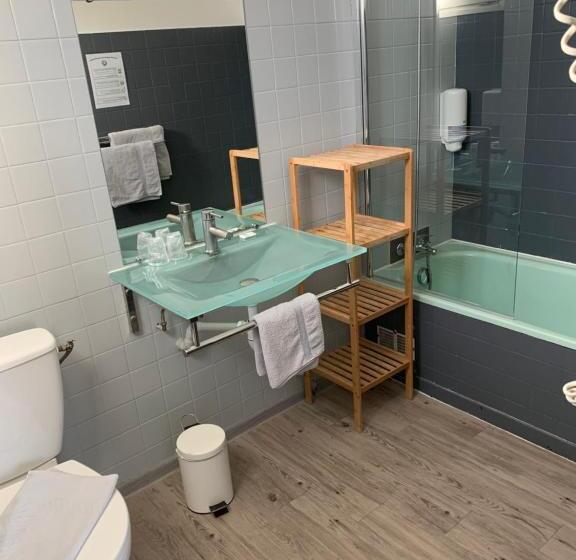 Номер Стандарт, Hôtel Le Canetois