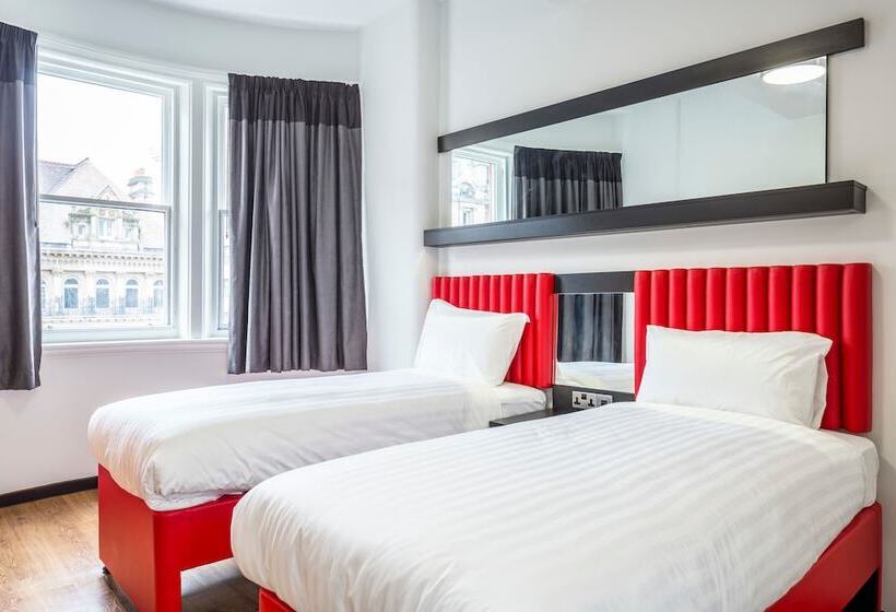 Номер Стандарт, Tune Hotel Liverpool