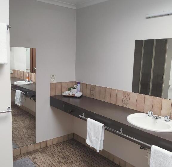 اتاق لوکس, Belvoir Village Motel & Apartments Wodonga