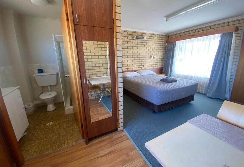 Estúdio Economy, Coastal Comfort Motel