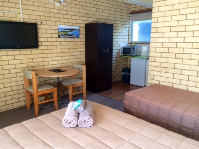Estúdio Economy, Coastal Comfort Motel