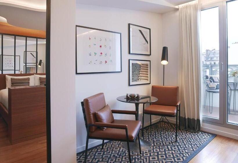 اتاق استاندارد با تخت بزرگ, Renaissance Paris Republique Hotel & Spa
