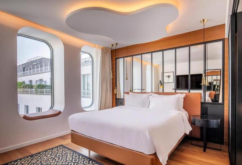 اتاق استاندارد با چشم‌انداز باغ, Renaissance Paris Republique Hotel & Spa