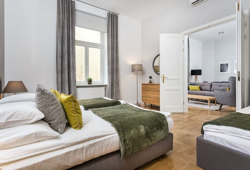 Family Suite, Venetian House Market Square Apart