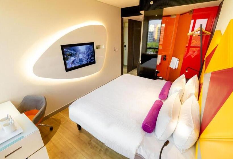 Standard Room Pool View, Ibis Styles Singapore On Macpherson