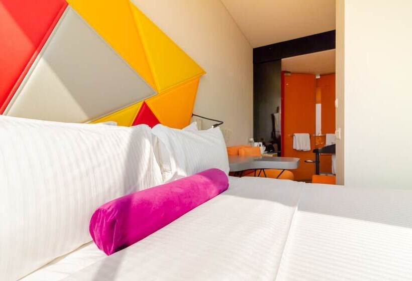 Standard Room Double Bed, Ibis Styles Singapore On Macpherson
