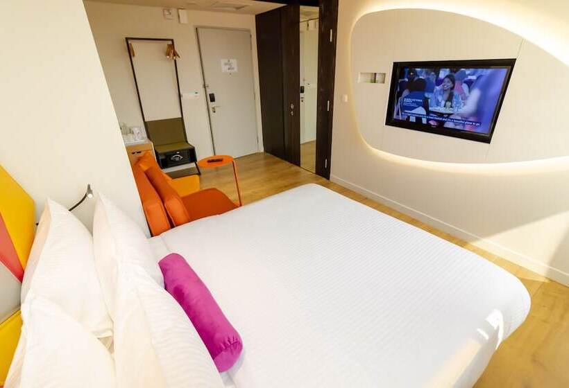 Family Room, Ibis Styles Singapore On Macpherson