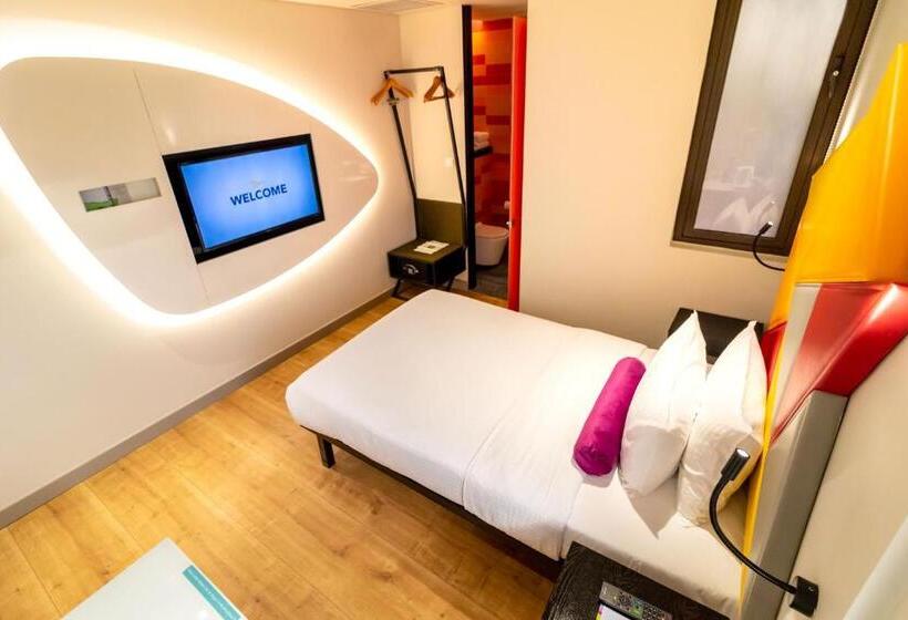 Standard Room, Ibis Styles Singapore On Macpherson