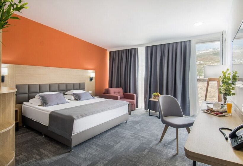Номер Deluxe, Split Inn By President