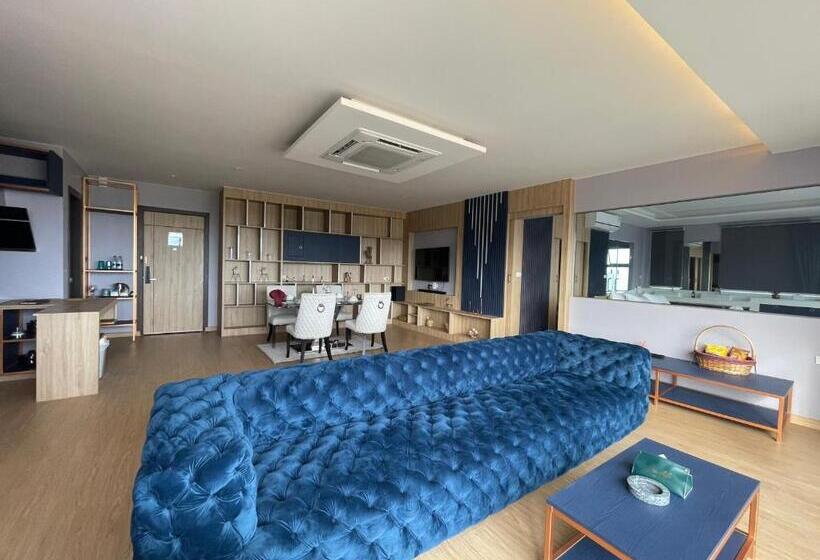 Президентский Люкс, The Blue Hotel   Sha Plus