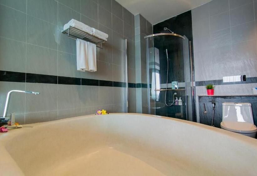 Номер Deluxe, The Blue Hotel   Sha Plus
