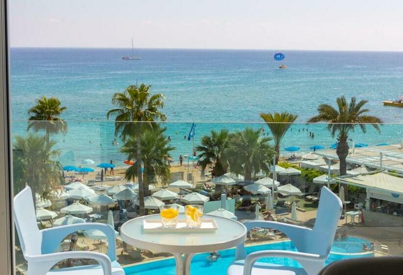 اتاق استاندارد با چشم‌انداز دریا, Vrissaki Beach