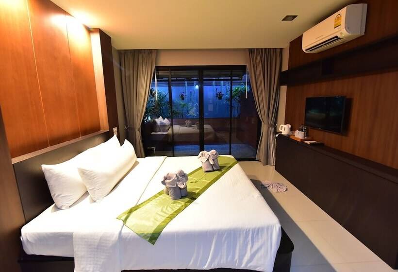 Номер Deluxe с Балконом, The Breeze Lipe Resort