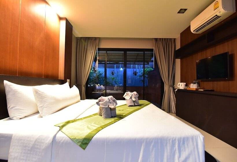 Номер Deluxe с Балконом, The Breeze Lipe Resort