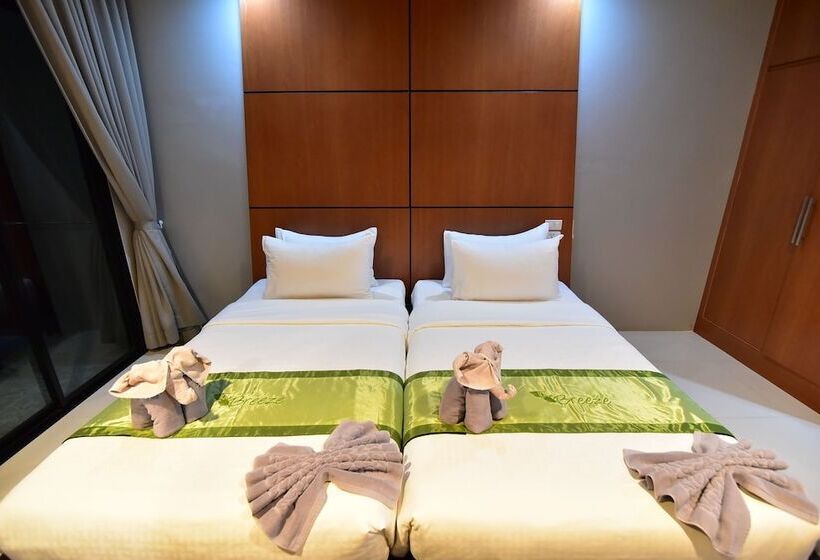 Номер Deluxe с Балконом, The Breeze Lipe Resort