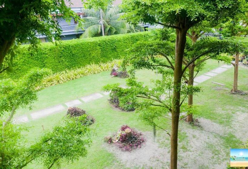Номер Deluxe Вид на Сад, The Breeze Lipe Resort