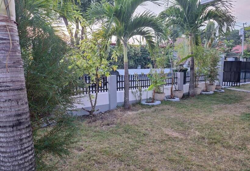 침실 2개 주택, Garden Village Resort