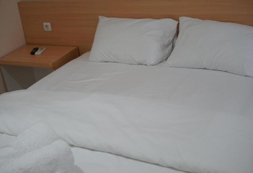 디럭스 룸, Gold Line Guest House