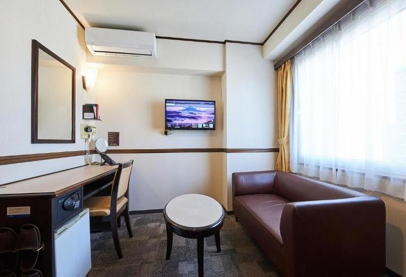 Номер Superior, Toyoko Inn Chiba Eki Higashi Guchi